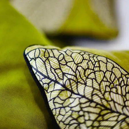 Cozy And Stylish With A-c In Center! Strazburg