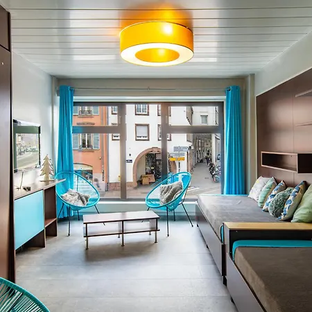 Daire Cozy And Stylish With A-c In Center! Strazburg